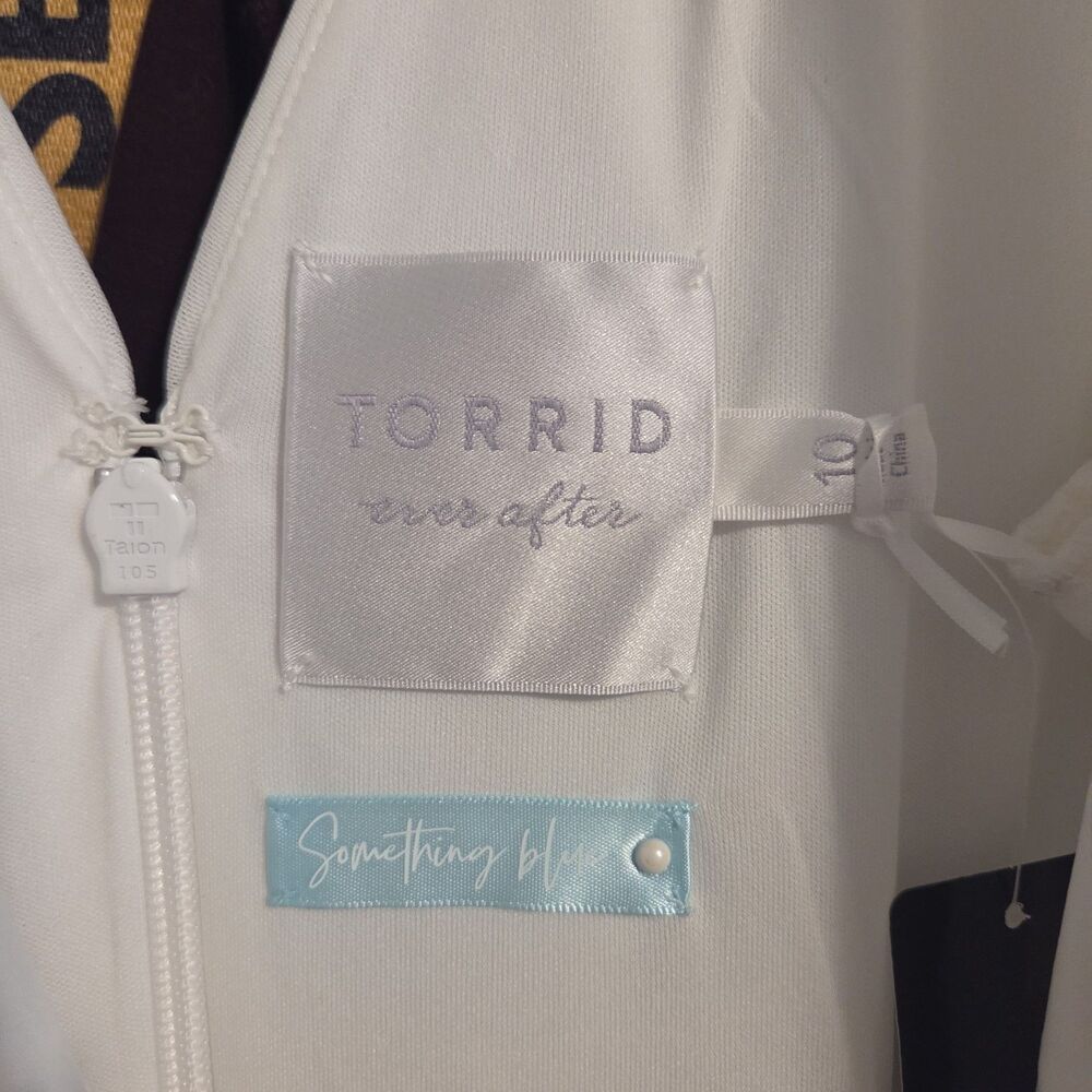 Torrid Ever After Bridal Maxi Mesh Empire Waist Gown, Cloud Dancer White, NWT 10 - Picture 10 of 11